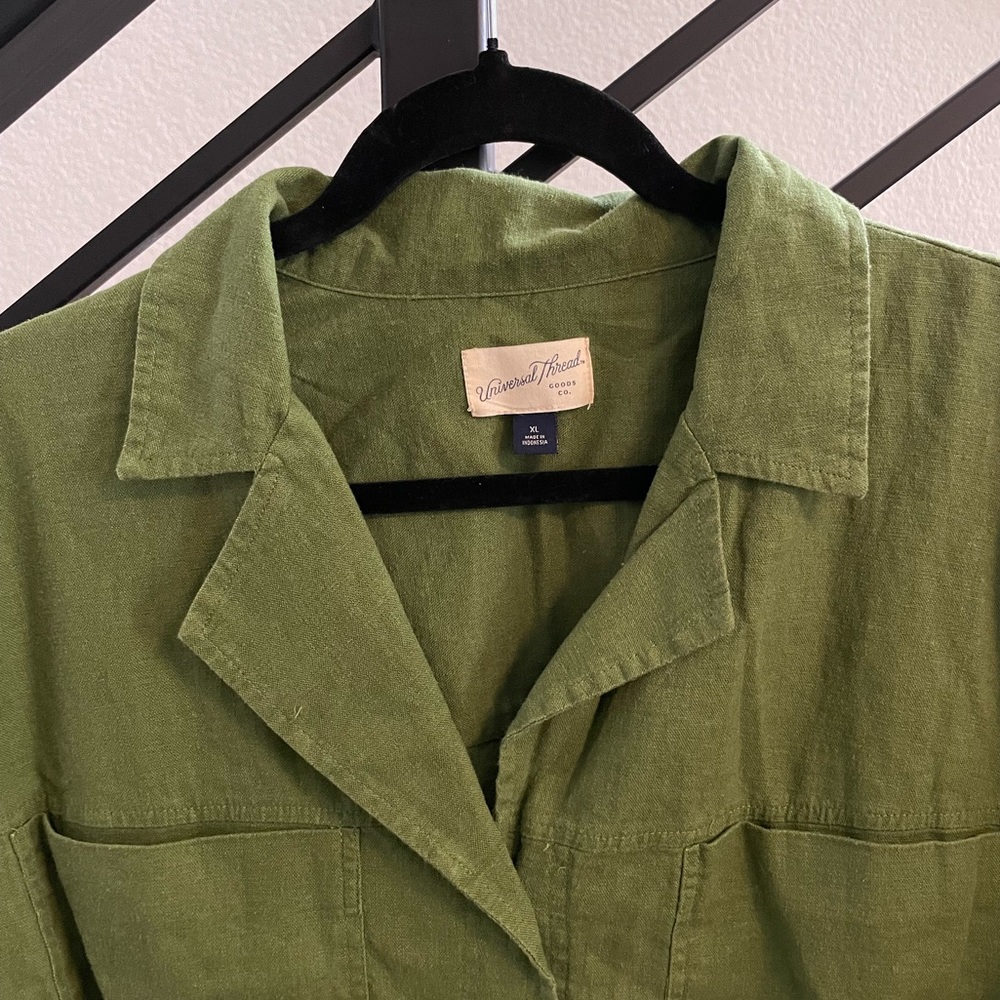 Universal Thread Army Green Cropped Linen Buttondown - Picture 2 of 3